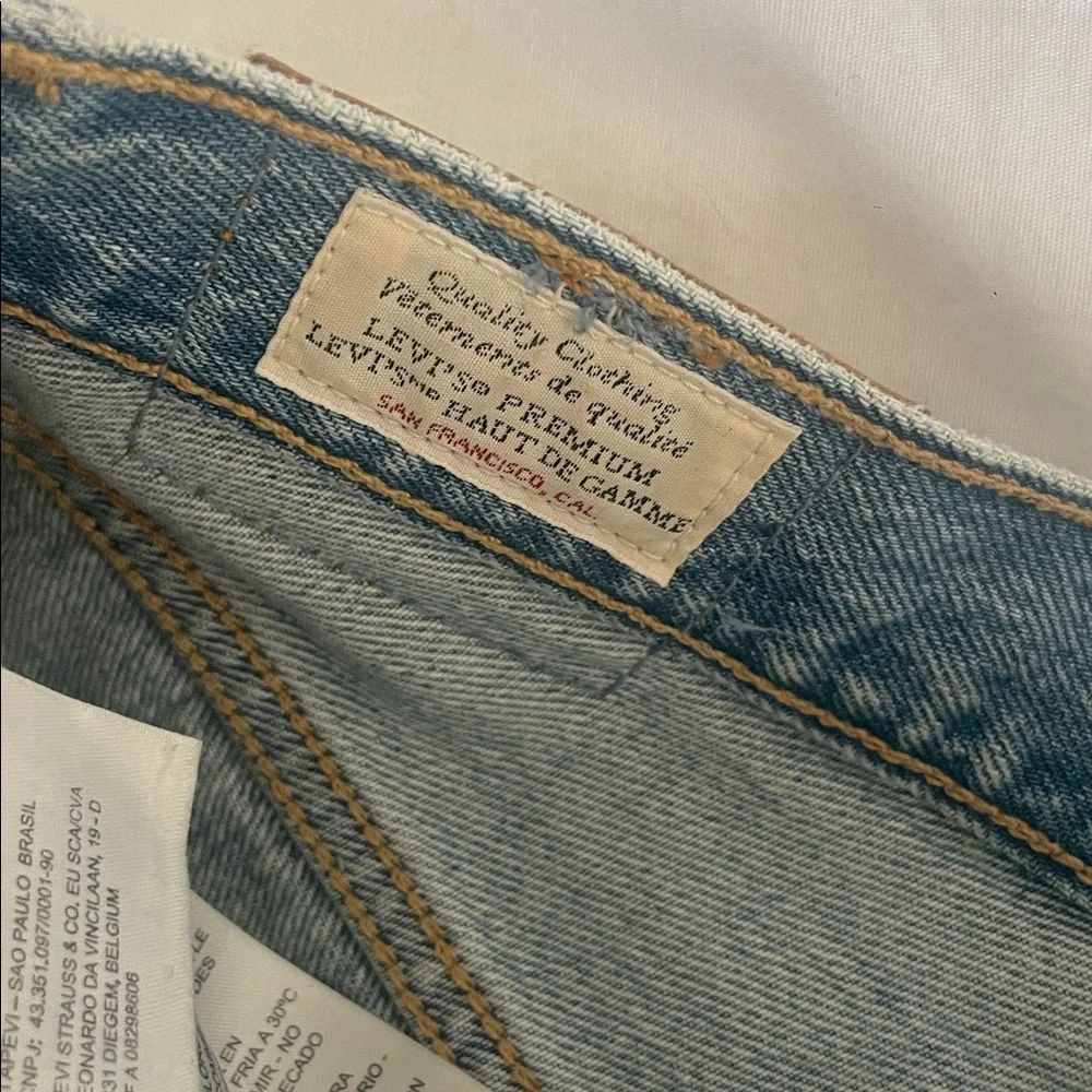 Levi’s 501 Original Short in Luxor Anubis - Picture 4 of 7